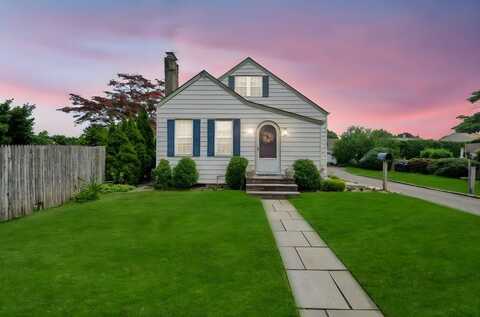 29 East Street, Hicksville, NY 11801