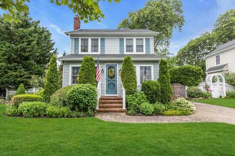 138 Colton Avenue, Sayville, NY 11782