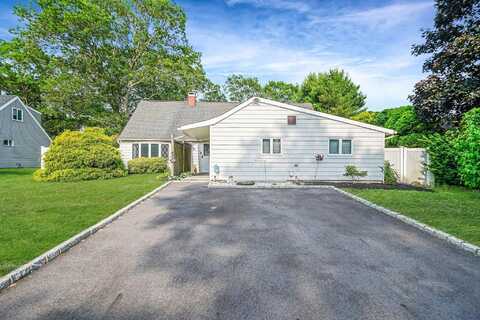 52 Sagebrush Lane, Islandia, NY 11749