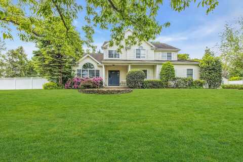 6 Esteves Court, Melville, NY 11747