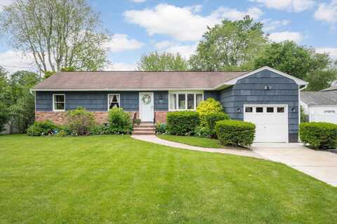 10 Montana Street, Huntington, NY 11743