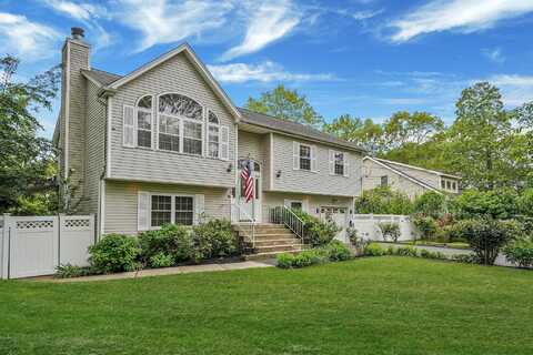14 Arlington Street, Patchogue, NY 11772