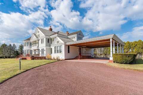 6133 Sound Avenue, Riverhead, NY 11901