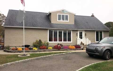 231 Terry Road, Sayville, NY 11782