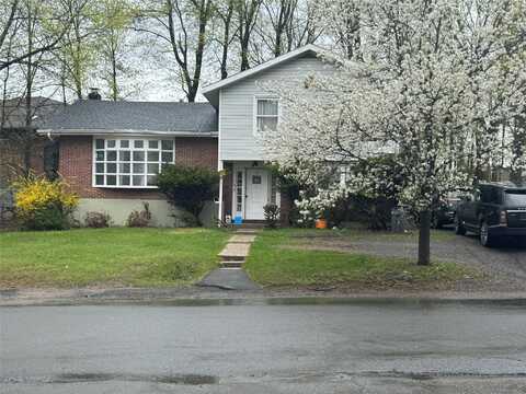 30 Bedford Avenue, Monticello, NY 12701