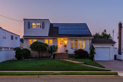 2953 Bluepoint Court, Wantagh, NY 11793