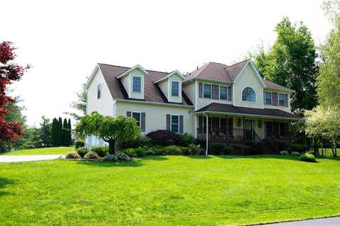 7 Victorian Court, Milton, NY 12547