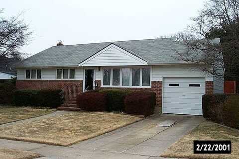 32 Sherman Road, Old Bethpage, NY 11804