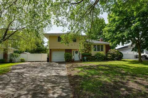 8 Baylor Drive, Smithtown, NY 11787