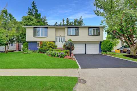 89 Main Parkway E, Plainview, NY 11803