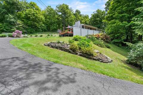 219 Cardinal Road, Hyde Park, NY 12538