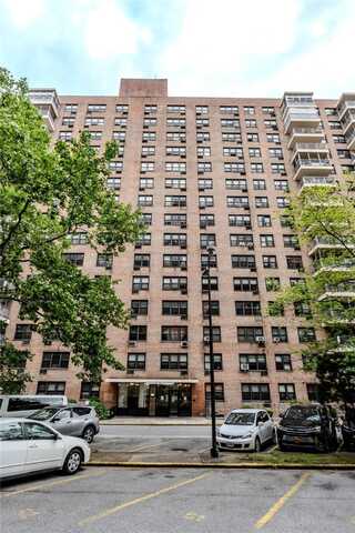 42-55 Colden St, Flushing, NY 11355
