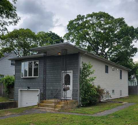 61 Peckham Avenue, Islip, NY 11751