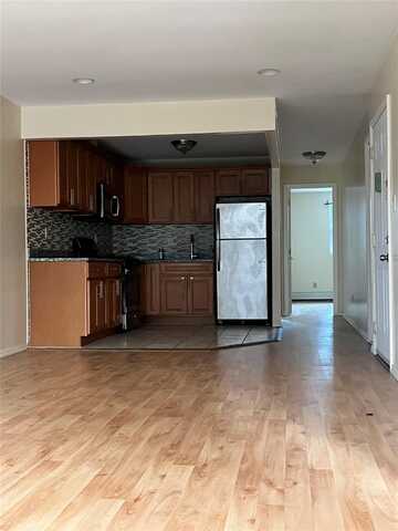 176-4 Jamaica Ave, Jamaica, NY 11432