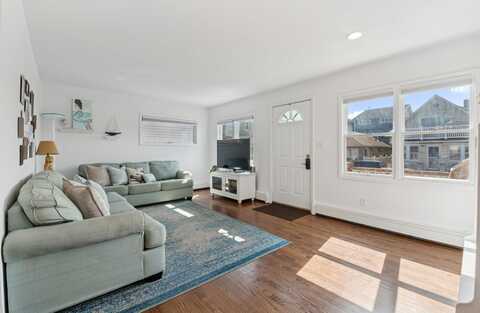 48 Tennessee Avenue, Long Beach, NY 11561
