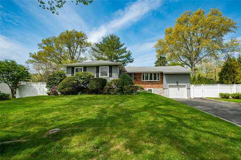 11 New Dorp Place, Melville, NY 11747