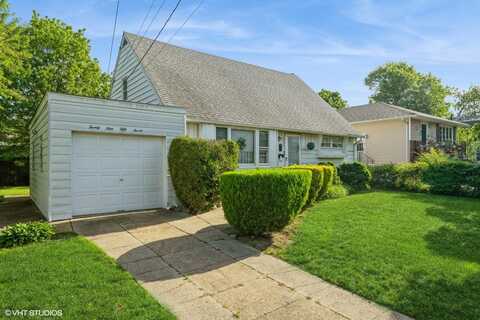 2957 Bellport Avenue, Wantagh, NY 11793