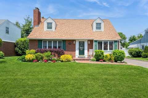80 Intervale, Rockville Centre, NY 11570