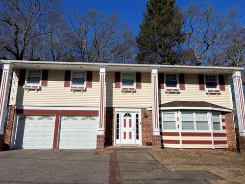 19 Campus Drive, East Setauket, NY 11733