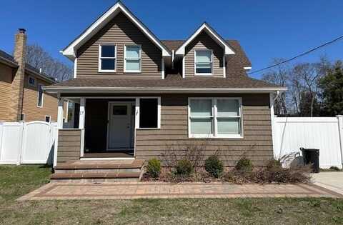 17 2nd Street, Islip, NY 11751