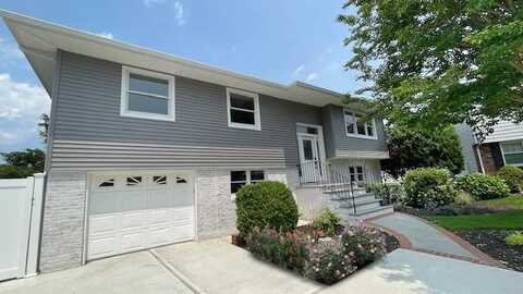 4023 Fulton Court, Seaford, NY 11783