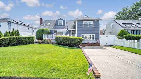 270 Lincoln Avenue, Island Park, NY 11558