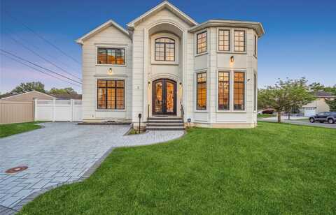 2 Eva Lane, Plainview, NY 11803