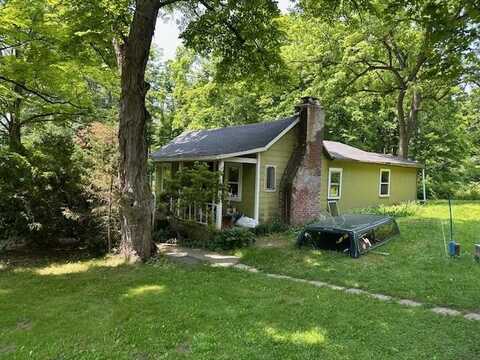 25 Pine Hill Road, Pleasant Valley, NY 12569