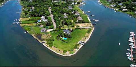 150 Senix Avenue, Center Moriches, NY 11934