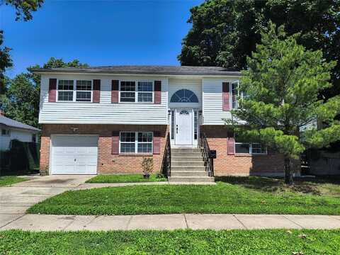 1056 E Arthur Street, Uniondale, NY 11553