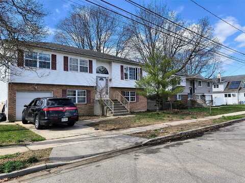 1056 E Arthur Street, Uniondale, NY 11553
