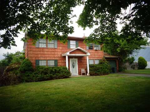 113 Camille Lane, East Patchogue, NY 11772