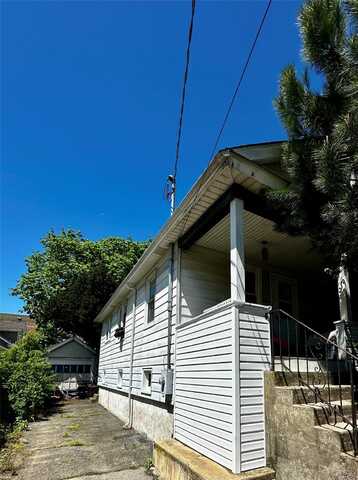 18 Sportsmans Avenue, Freeport, NY 11520