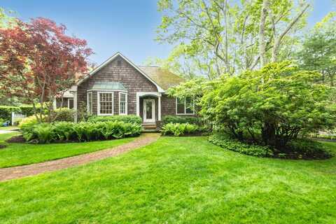 23 Shorewood Drive, East Hampton, NY 11937