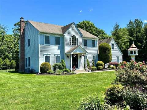1 Ada Lane, East Setauket, NY 11733