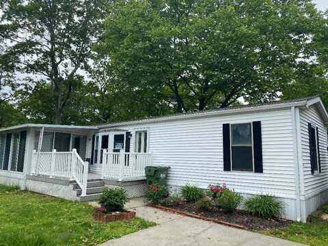 1800 Osborne Avenue, Riverhead, NY 11901