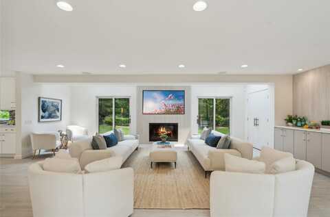 295 Foxhunt Crescent, Oyster Bay Cove, NY 11791