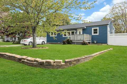 569 Oak Avenue, Bohemia, NY 11716