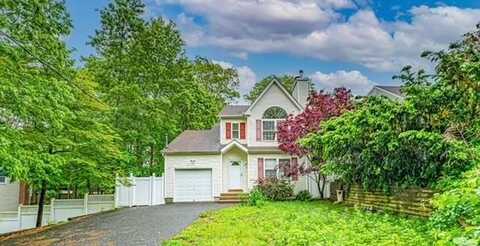 576 Boxwood Drive, Shirley, NY 11967