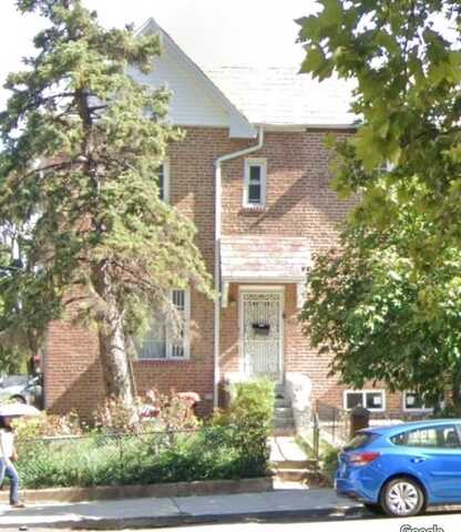 23-01 33rd Road, Astoria, NY 11106