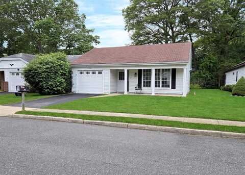 215 Kingston Drive, Ridge, NY 11961