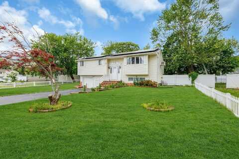 23 Berkeley Avenue, Selden, NY 11784