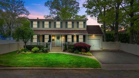 1620 East Drive, Merrick, NY 11566