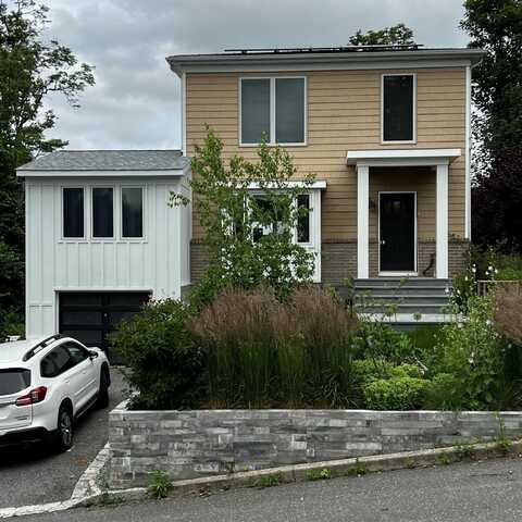 121 Whittier Drive, Kings Park, NY 11754