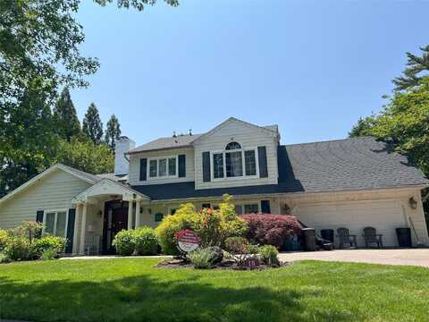 18 Sherwood Lane, Roslyn Heights, NY 11577