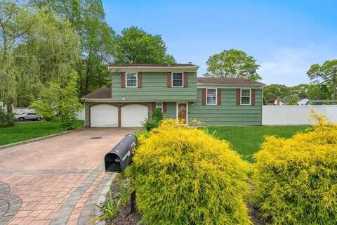 12 Pleasant Place, Farmingville, NY 11738