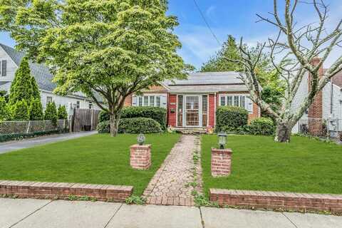 145 Bay Avenue, Hicksville, NY 11801