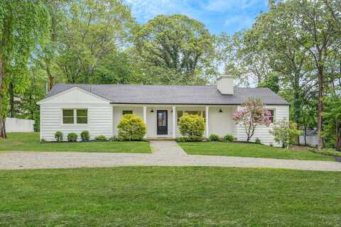 3 Thomas Drive, Wading River, NY 11792