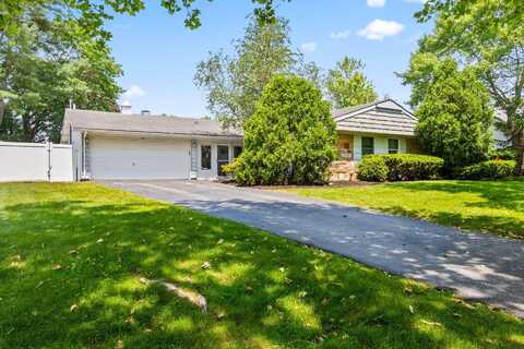 25 Mystic Way, Stony Brook, NY 11790