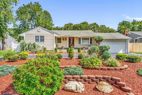 43 Drake Road, Centereach, NY 11720